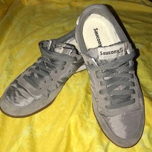 Saucony sneakers 👟